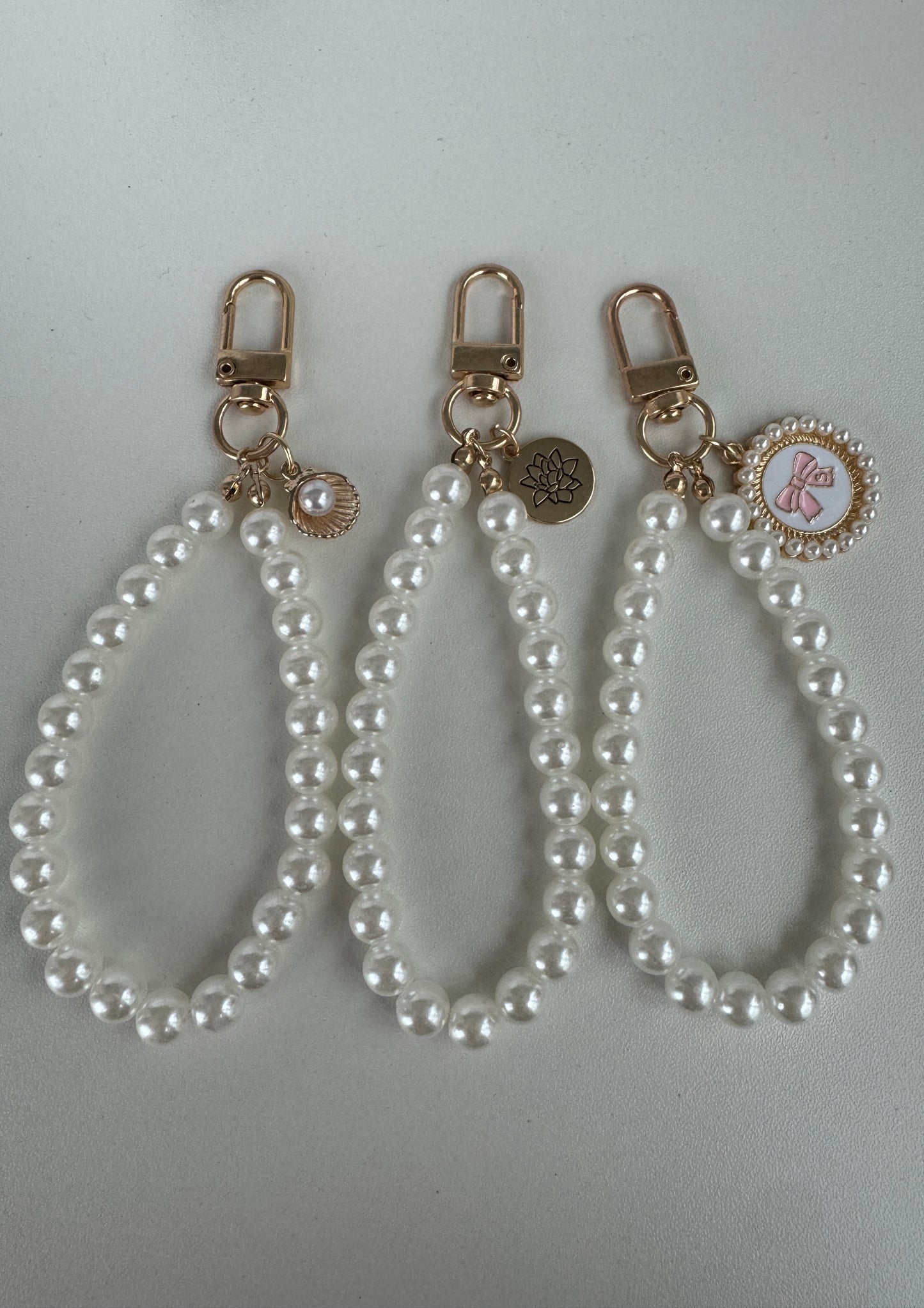 Pearl round keychain